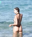 Melissa Satta lato b in bikini