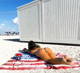 Claudia Romani bikini bollente